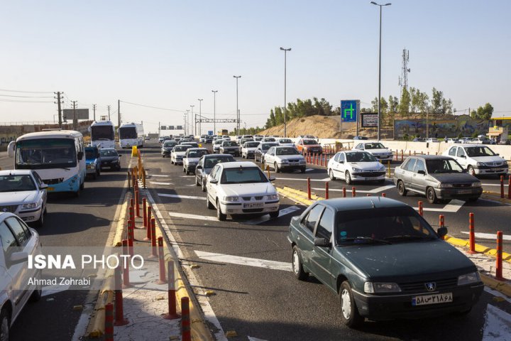 (تصاویر) ورودی اتوبان تهران قم در شروع تعطیلات