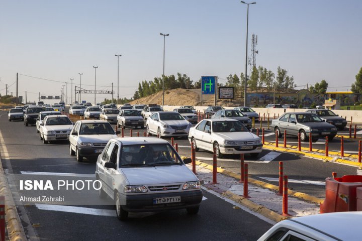 (تصاویر) ورودی اتوبان تهران قم در شروع تعطیلات