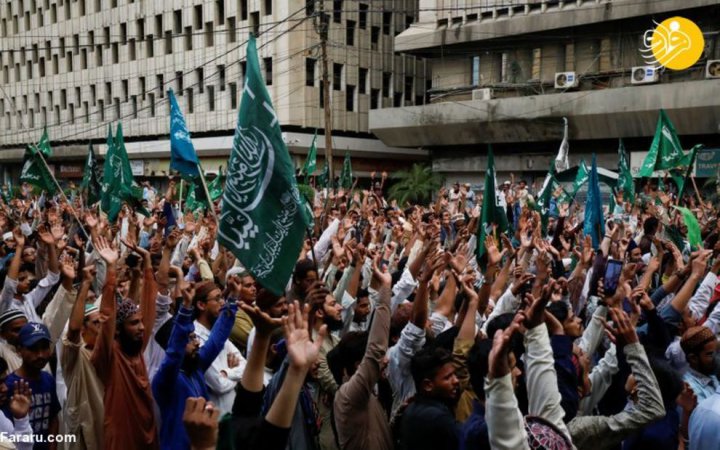 (تصاویر) خشم مسلمانان پاکستان از اهانت شارلی ابدو به ساحت پیامبر(ص)