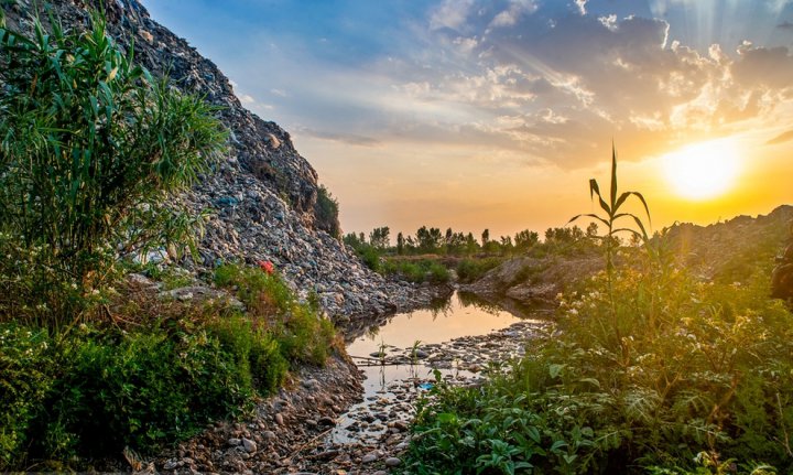 (تصاویر) هجوم زباله‌ها به طبیعت بکر قائمشهر