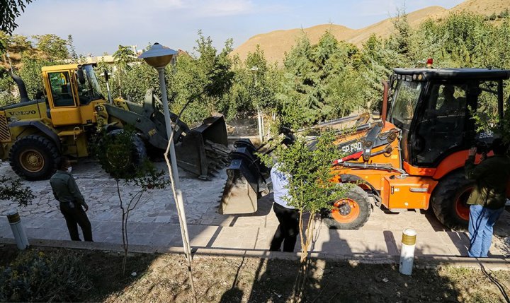 (تصاویر) تخریب بنا‌های غیرمجاز در روستای هلجرد کرج