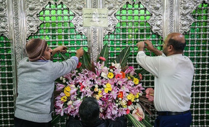 (تصاویر) گل آرایی حرم حضرت عبدالعظیم(ع)