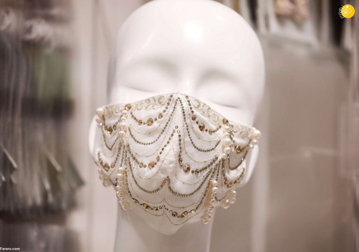 (تصاویر) ماسک‌های تزئین شده با الماس و مروارید به بازار آمد