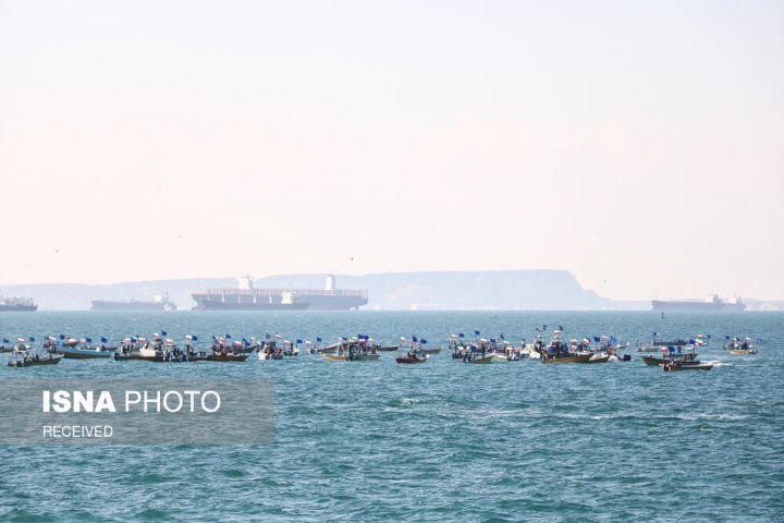 (تصاویر) رزمایش دریایی بسیج با ۱۰۰۰ قایق