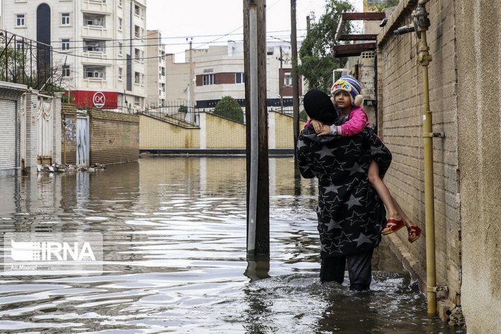 (تصاویر) اهواز، همچنان در آب