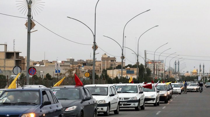 (تصاویر) راهپیمایی خودرویی در قم علیه ترور فخری زاده و مذاکره