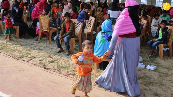 (تصاویر) انتقال بحث برانگیز مسلمانان روهینگیا به جزیره دورافتاده