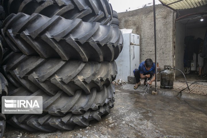 (تصاویر) انبار لاستیک تهران