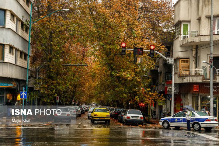 (تصاویر) برگ‌ریزان پاییز در خیابان‌های تهران