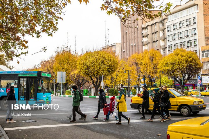 (تصاویر) برگ‌ریزان پاییز در خیابان‌های تهران