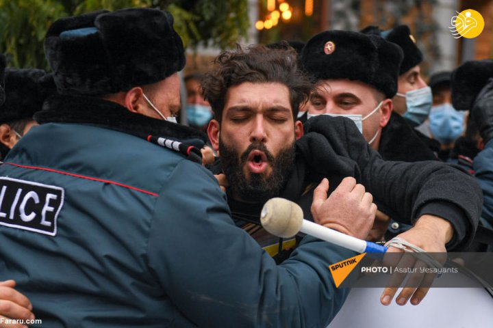 (تصاویر) خشم ارمنستانی‌ها از توافق آتش بس پاشینیان با آذربایجان