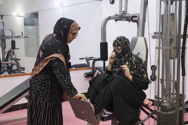 آنها می‌گویند باشگاه محل فحشا است؛ زنان افغانستانی چگونه ورزش می‌کنند؟!