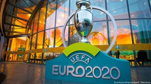 پلی‌آف یورو2020؛ مهر و آبان، پشت درهای بسته