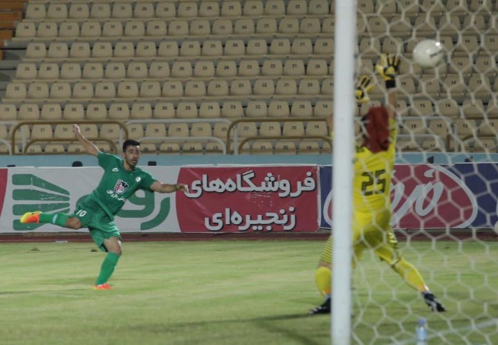 پهلوان: چاره ای جز گل مارادونایی نداشتم