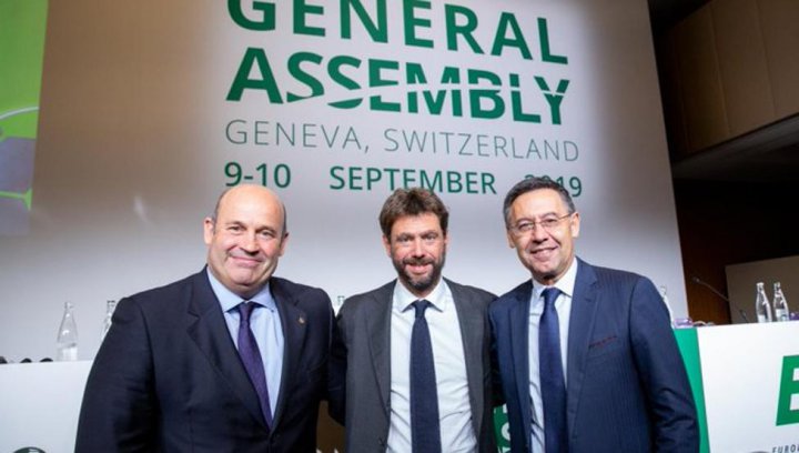 Òscar Grau y Josep Maria Bartomeu flanquean a Andrea Agnelli, presidente de la ECA y la Juventus