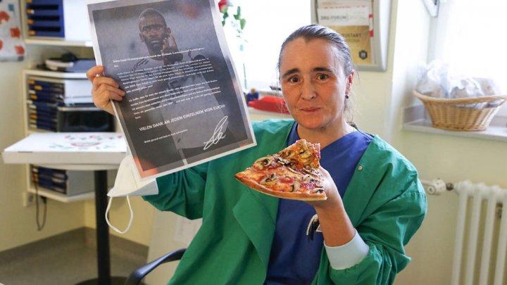 ارسال پیتزا برای تشکر از کادر درمان (عکس)