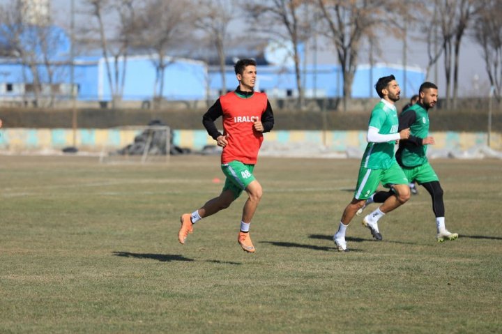 ایران‌پوریان، آماده بازی با استقلال(عکس)