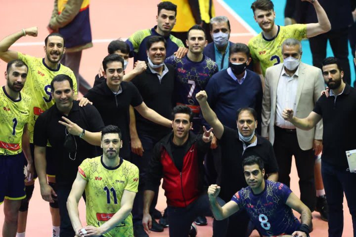 قلعه‌نویی در مرکز جشن شادی سیرجانی‌ها (عکس)