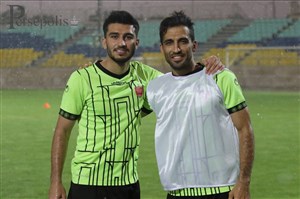 قاب یادگاری پرسپولیسی&zwnj;ها در باران و طوفان (عکس)