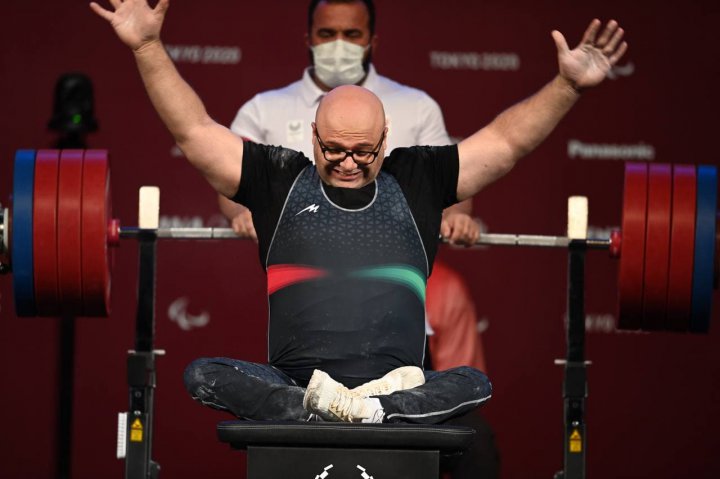 مرد نقره‌ای ایران اینگونه وزنه می‌زند (عکس)