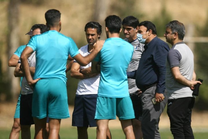 برهانی: الهلال به مشکلات کنونی استقلال می خندد