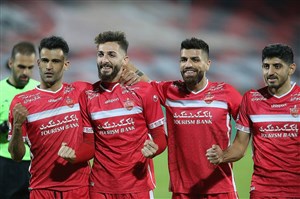 رمز قهرمانی پرسپولیس: ورزشگاه آزادی