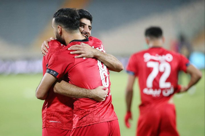 رمز قهرمانی پرسپولیس: ورزشگاه آزادی