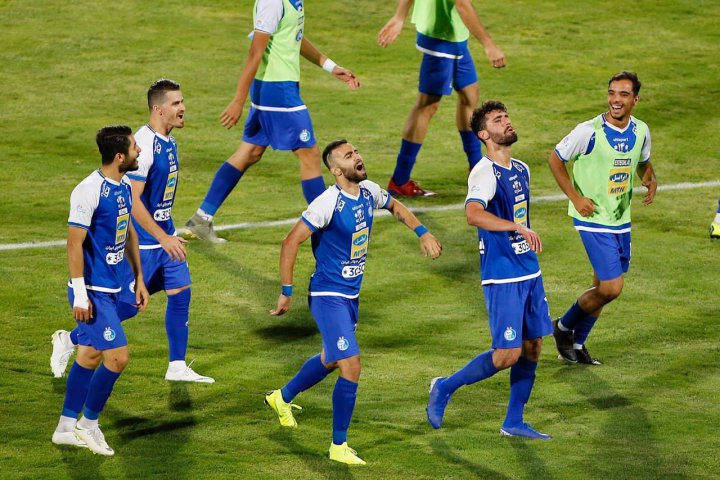 رمز قهرمانی پرسپولیس: ورزشگاه آزادی