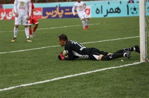 شب رویایی گلر سابق پرسپولیس در آبادان