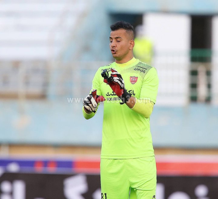 لک و دوربین ناشناخته در دروازه پرسپولیس (عکس)