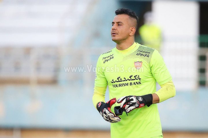 لک و دوربین ناشناخته در دروازه پرسپولیس (عکس)