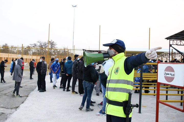 طلسم حضور هواداران اینگونه شکسته شد (عکس)