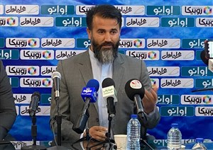 مدیرعامل به جای سرمربی در نشست خبری