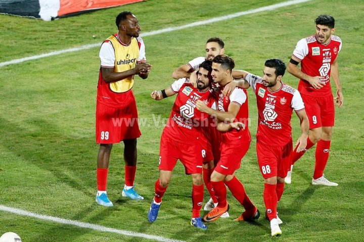 شهاب سنگ اوساگوآنا روی سر پرسپولیس