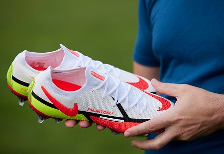 بهترین راهنما برای انتخاب کفش های فوتبالی عالی برای شما