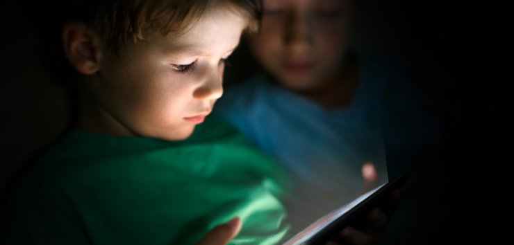 اثرات منفی فناوری بر کودکان
