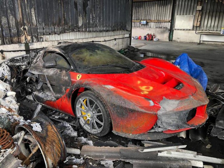 آتش سوزی کلکسیون خودرو ۲۰ میلیون دلاری در انگلستان