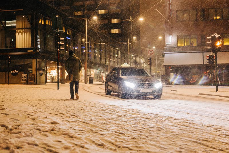 چگونه در برف رانندگی کنیم تا سفر زمستانی ایمنی داشته باشیم