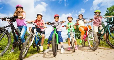 سرگرمی سالم و پر انرژی؛ فواید دوچرخه سواری برای کودکان