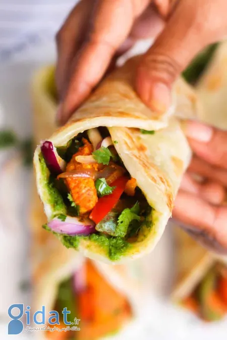 مواد لازم برای تهیه رول های کاتی مرغ