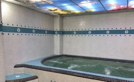 رزرو هتل با جکوزی در تهران, هتل لوکس با جکوزی تهران