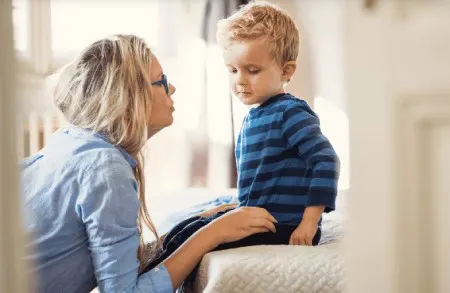 تاثیرات منفی لحن نامناسب والدین با فرزندان