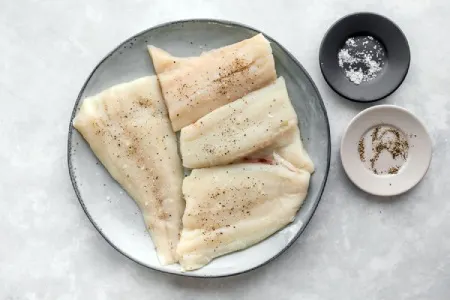مراحل تهیه ماهی هادوک با روکش پانکو