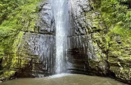 آبشار لوشکی: بررسی جاذبه های طبیعی و گردشگری