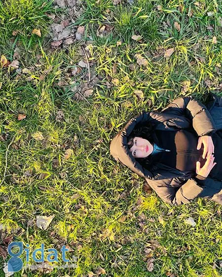 دنیز دانش صمدی, بیوگرافی دنیز دانش صمدی