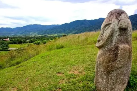 مجسمه‌های ۵۰۰۰ ساله دره بادا که مردم محلی می‌گویند زنده هستند!