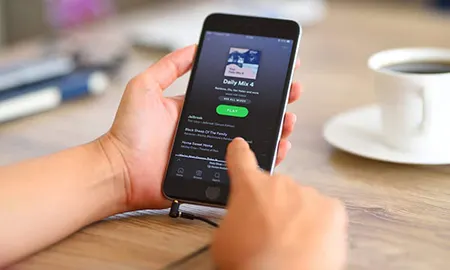 چگونه آهنگ های مورد علاقه خود را در Spotify مرتب کنیم