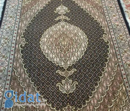 فرش دستبافت طرح ماهی: زیبایی هنر دستباف ایرانی
