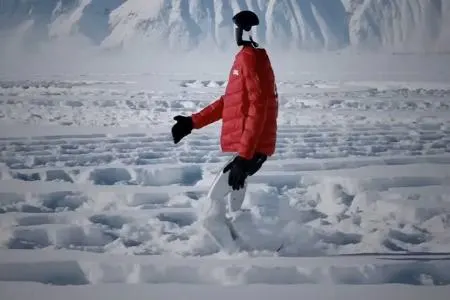 ربات انسان نمای چینی رکورد یخ‌نوردی را شکست