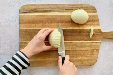 چگونه پیاز را نگینی کنیم, روش نگینی کردن پیاز